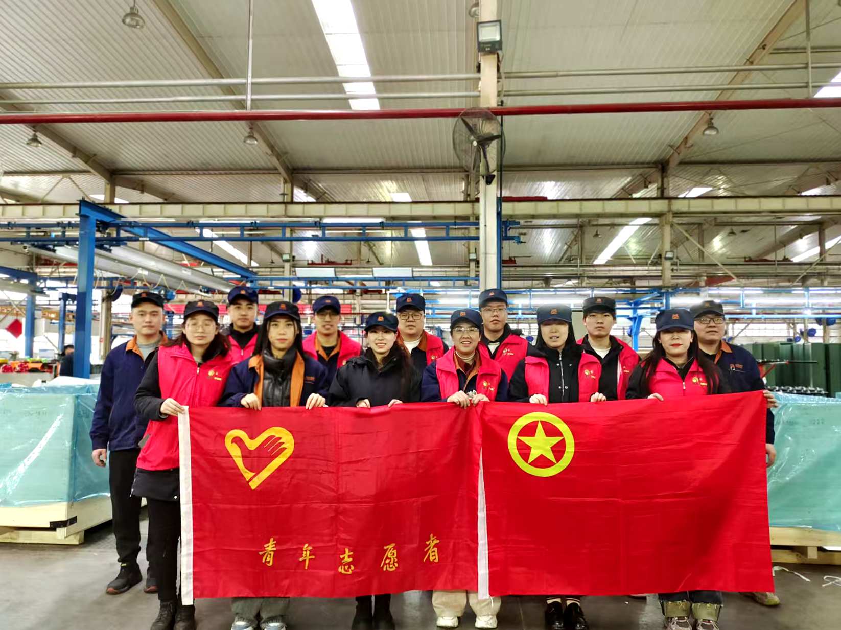 2  團員青年在活動地點之一棉機總裝廠現場開展雷鋒日活動1.jpg